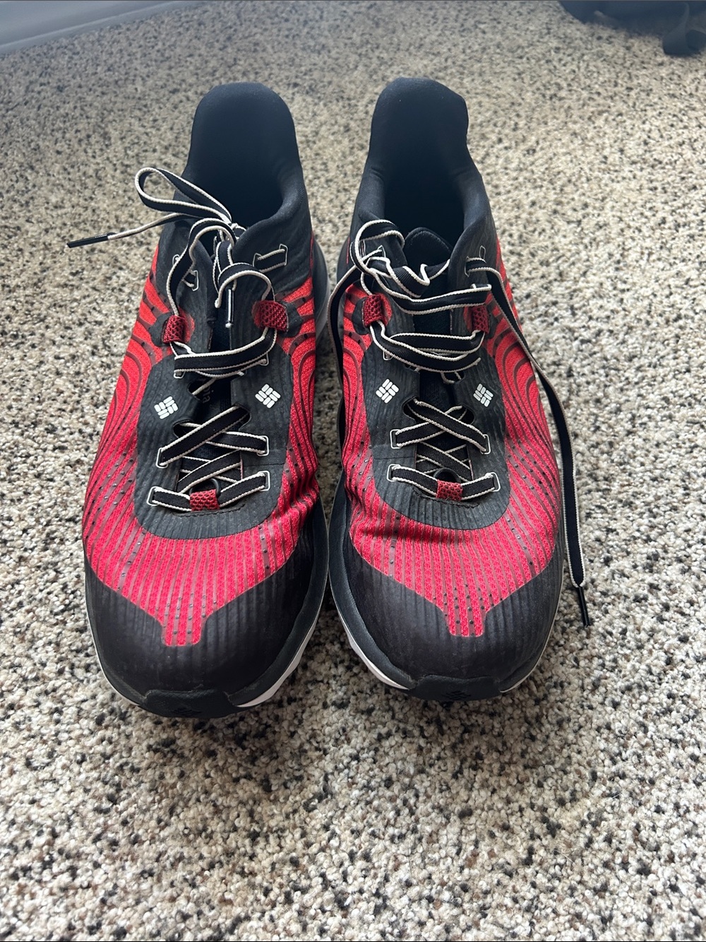 Columbia Men's Black and Red Athletic Running Shoes